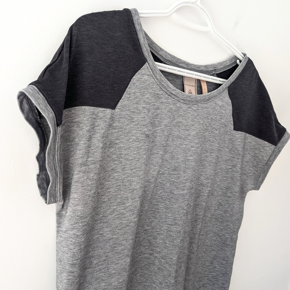 Indygena (Canadian Brand) Women's Oversized Tshirt ~ Size Small - Picture 3 of 12